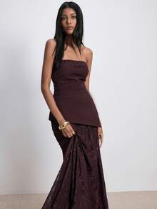 ATUI Studio فستان نسائي بلون أحادي مطابق ضيق وجذاب بتفاصيل من الدانتيل بدون أكمام