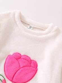 SHEIN Girls' White Plush Violet Tulip Embroidered Bow Blouse, Minimalist Fuchsia Plush Pants, 2 Pieces Sleepwear Set, Suitable For Home & Sleep - Hot Pink - View 4