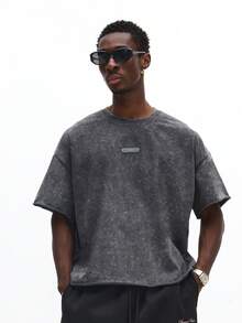 SUMWON Vintage Washed Racing Graphic T-Shirt dengan Cetakan Trofi Olahraga Motor Lengan Pendek Kerah Bulat Kasual - Hitam - View 3