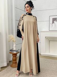 Al Najma 女士优雅派对 3D 花卉刺绣撞色拼接露肩阿拉伯风格连衣裙 - 杏色 - 查看 4