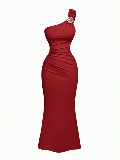 SHEIN X Hannahelzahed SHEIN MOD Falda de sirena con un hombro fruncido con decoración de broche dorado para mujer