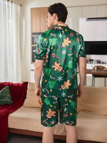 CoupledUp 圣诞节可爱卡通姜饼人图案缎面开衫男士睡衣套装 - 彩色 - 查看 3