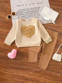 SHEIN 女婴幼儿新生儿 0-3 岁可爱心形图案长袖运动衫和紧身裤套装，日常休闲装，秋冬 - 棕色 - 查看 6