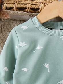 SHEIN Vintaside Kids 幼儿男童恐龙印花圆领长袖运动衫和裤子套装，休闲日常装，秋冬 - 綠色 - 查看 7