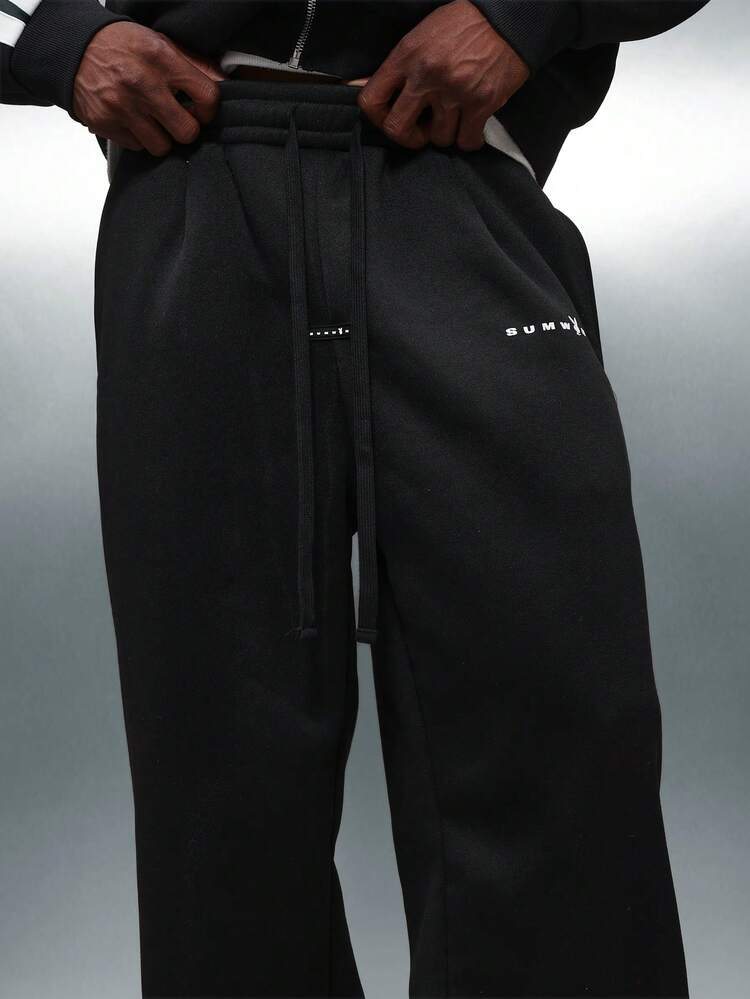 PLAYBOY X SUMWON Weite, plissierte Jogginghose mit Kordelzug