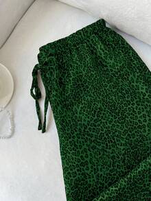 Elamini Celana Panjang Kaki Lebar Motif Leopard Seksi Ringan 2025, Pinggang Elastis dengan Tali Serut, Celana Lurus Ramping, Cocok untuk Pemakaian Sehari-hari, Kembali ke Sekolah - Hijau - View 3
