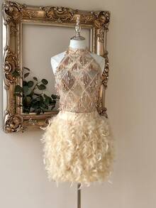 Lovelzi 优雅香槟色串珠刺绣手工钻石羽毛装饰短款露背鸡尾酒礼服 - 杏色 - 查看 4