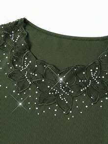 SHEIN Clasi 女式优雅罗纹修身T恤，领口和袖口饰有蕾丝花边 - 軍綠色 - 查看 12