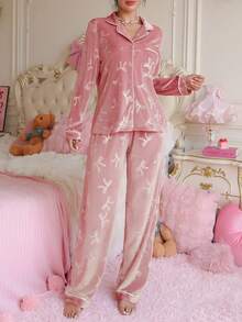 PetitDoll 纯色蝴蝶结提花天鹅绒上衣和裤子女士睡衣套装，秋冬季内衣睡衣套装，柔软睡衣套装，粉色丝绸睡衣套装，女士两件套睡衣，复古睡衣套装 - 珊瑚粉 - 查看 4