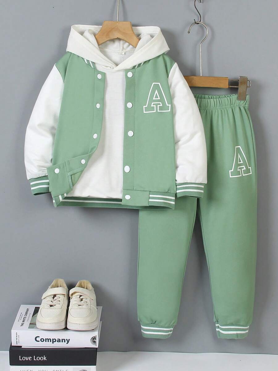 SHEIN Genkimix Kids Bộ 2 món/Bộ trang phục thường ngày cho bé trai, bao gồm áo len dệt kim màu xám và xanh lá cây có tay áo màu trắng tương phản và in chữ A, kết hợp với quần nỉ in họa tiết phù hợp, cổ áo, tay áo và gấu áo có gân, kiểu dáng thoải mái và thư giãn, thích hợp mặc vào mùa xuân, mùa thu, mặc hàng ngày, thể thao, đi học, du lịch, ngày lễ - Màu xanh Ô liu - Xem 1