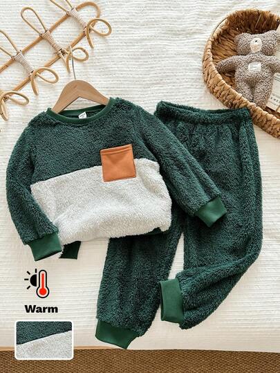 LMoss Kids LMoss 男童撞色毛绒圆领卫衣裤两件套，休闲舒适，适合秋冬季穿着，绿色两件套童装，男童秋冬休闲两件套，绿色童装套装，舒适秋冬款式，温暖秋冬风格，温暖秋冬款式，圣诞节，圣诞毛衣