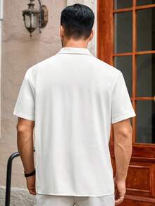 Manfinity NXTstreet 男士休闲个性化图案印花衬衫，夏季 - 白色 - 查看 3