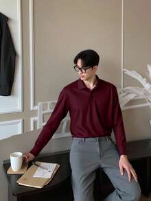 Manfinity Homme 男士纯色纽扣休闲百搭长袖Polo衫，秋季款 - 酒紅色 - 查看 4