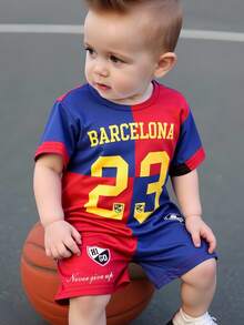 2件套男婴可爱夏季运动风字母印花短袖上衣和松紧腰短裤套装，男婴运动服夏季套装，男婴足球服，男婴足球球衣，巴塞罗那足球服，男婴篮球服，男婴篮球服套装，男婴红蓝短裤套装
