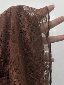 Sweetra 女士浪漫优雅蕾丝荷叶边短裙 - 咖啡棕 - 查看 3