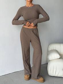 SHEIN Tall 女士休闲家居睡衣套装，包括条纹圆领长袖 T 恤和宽松条纹直筒裤，适合日常穿着、运动、秋冬、返校服棕色条纹两件套 - 棕色 - 查看 4