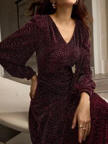 ZEYLAH Vestido con cuello en V, fruncido y con bajo acampanado, para otoño/invierno