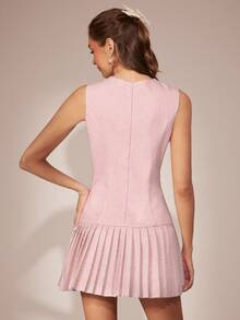 Enchnt 这款浪漫的粉色无袖迷你连衣裙，饰有荷叶边下摆和蝴蝶结，是秋冬季节的完美之选。它时尚优雅，适合派对、约会、度假、毕业典礼、办公室、郊游、万圣节、圣诞节等各种场合。它是女士秋季连衣裙、秋季套装、秋季套装、嘉年华、新年庆祝活动和其他节日的理想之选。 - 粉色 - 查看 7