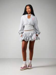 Missguided x Playboy 荷叶边下摆抽绳短裤，带粉色徽标印花，居家标语休闲裤 - 灰色 - 查看 3