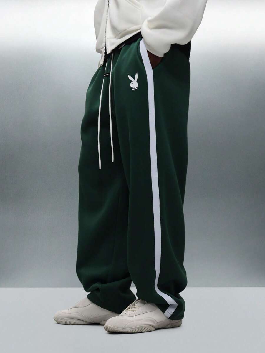 PLAYBOY X SUMWON 宽腿运动裤兔子标志羊毛宽松版型抽绳腰带侧条纹家居服街头服饰舒适秋冬裤 - 墨綠色 - 查看 1