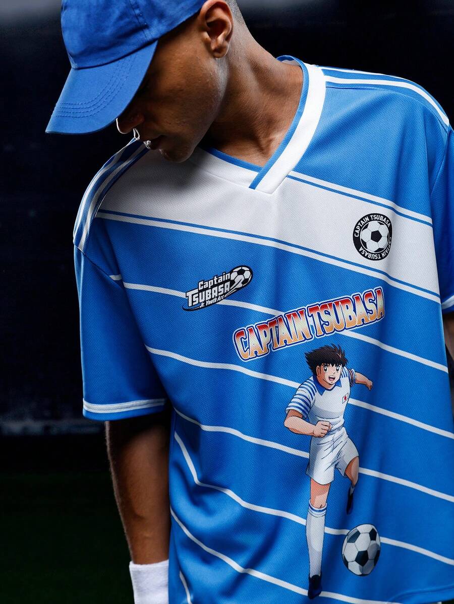 Captain Tsubasa X SHEIN 男士休闲卡通人物图案短袖T恤，夏季 - 藍白色 - 查看 1