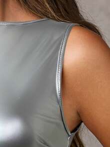 SHEIN BAE Modna damska koszulka na ramiączkach Commuter Metallic Slim Fit