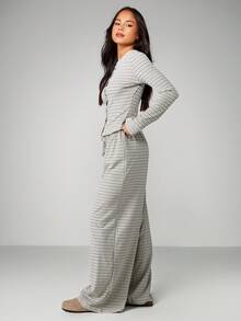 MISSGUIDED Bộ đồ ngủ sọc cài nút phía trước và quần ống rộng phù hợp với đồ ngủ thoải mái thường ngày cho mùa xuân thu đông - Xám - Xem 6