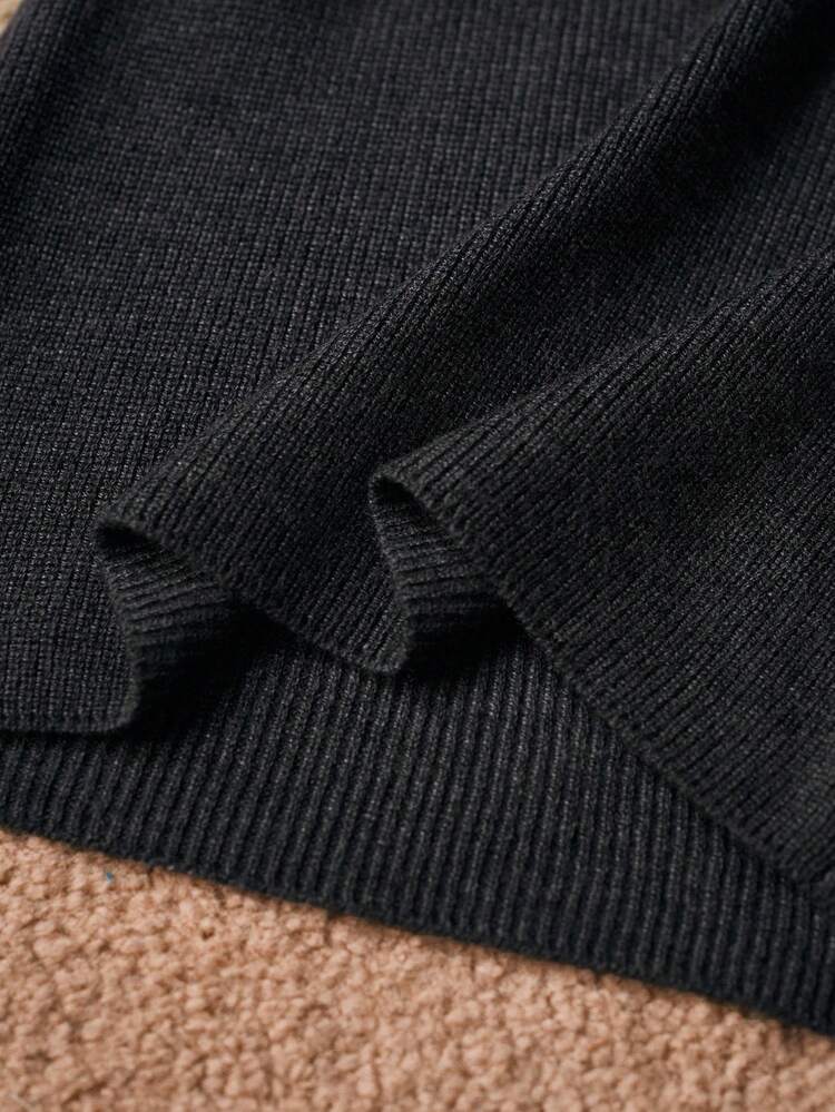CONJUNTO DE MALHA CHIQUE COM 2 PEÇAS: SUÉTER DE GOLA ALTA ASSIMÉTRICO DE TRICÔ E CALÇA DE TRICÔ FLARE, OUTONO/INVERNO
