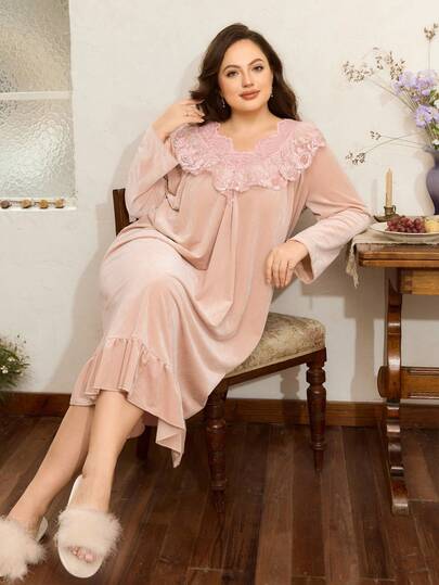 Côtesoire Elegant French Romantic Embroidered Floral Contrast Lace Loose Velvet Comfortable V-Neck Plus Size Nightgown, Winter