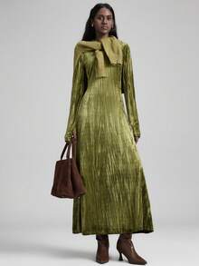 Ontre 2026 Women's Olive Green Pleated Velvet Long Sleeve Dress,Autumn Elegant Dining Outfit,Stand Collar Cinched Waist Flared Hem High-End Business Attire - Dark Green - View 3