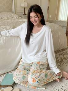Dazy Plus 2 piezas Conjunto de ropa de casa de moda para mujer de talla grande, blusa blanca y pantalones con estampado floral, se puede usar en exteriores, ropa de otoño e invierno - Blanco - Ver 1
