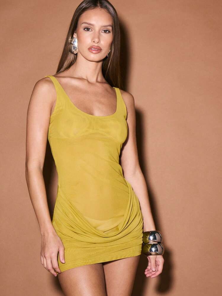 KIZN Vestido curto justo com babados