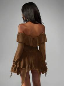 MISSGUIDED 露肩雪纺挤奶女工连体衣，带有荷叶边袖子和系带紧身胸衣细节 - 咖啡棕 - 查看 2