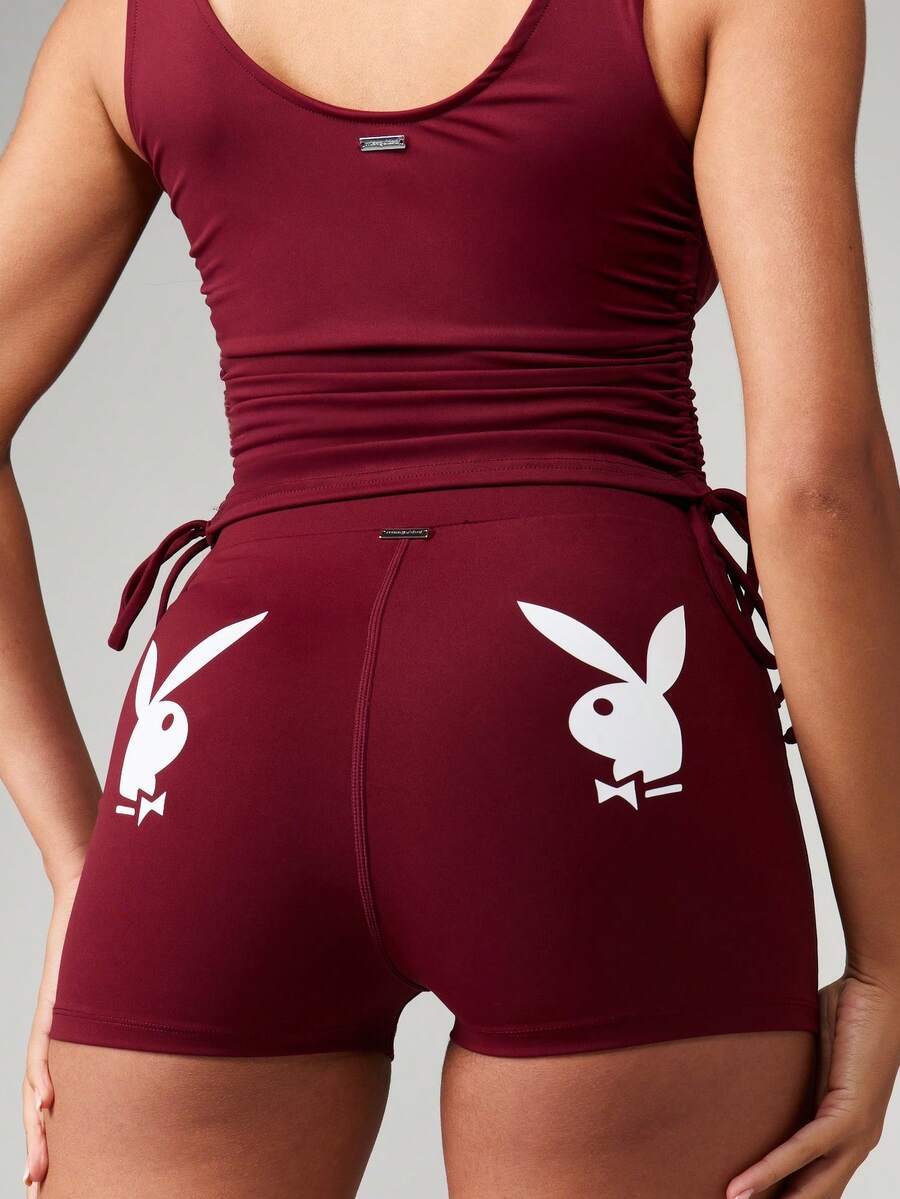 Missguided x Playboy Quần short thể thao cạp cao có dây rút, họa tiết in - Màu Đỏ Sâu - Xem 1