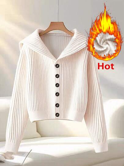 GlowEve 成熟女士仿针织保暖连帽插肩袖高腰修身杏色纽扣装饰短款外套，优雅精致，女士冬季外套，女士冬季，圣诞节，女士圣诞，女士新年