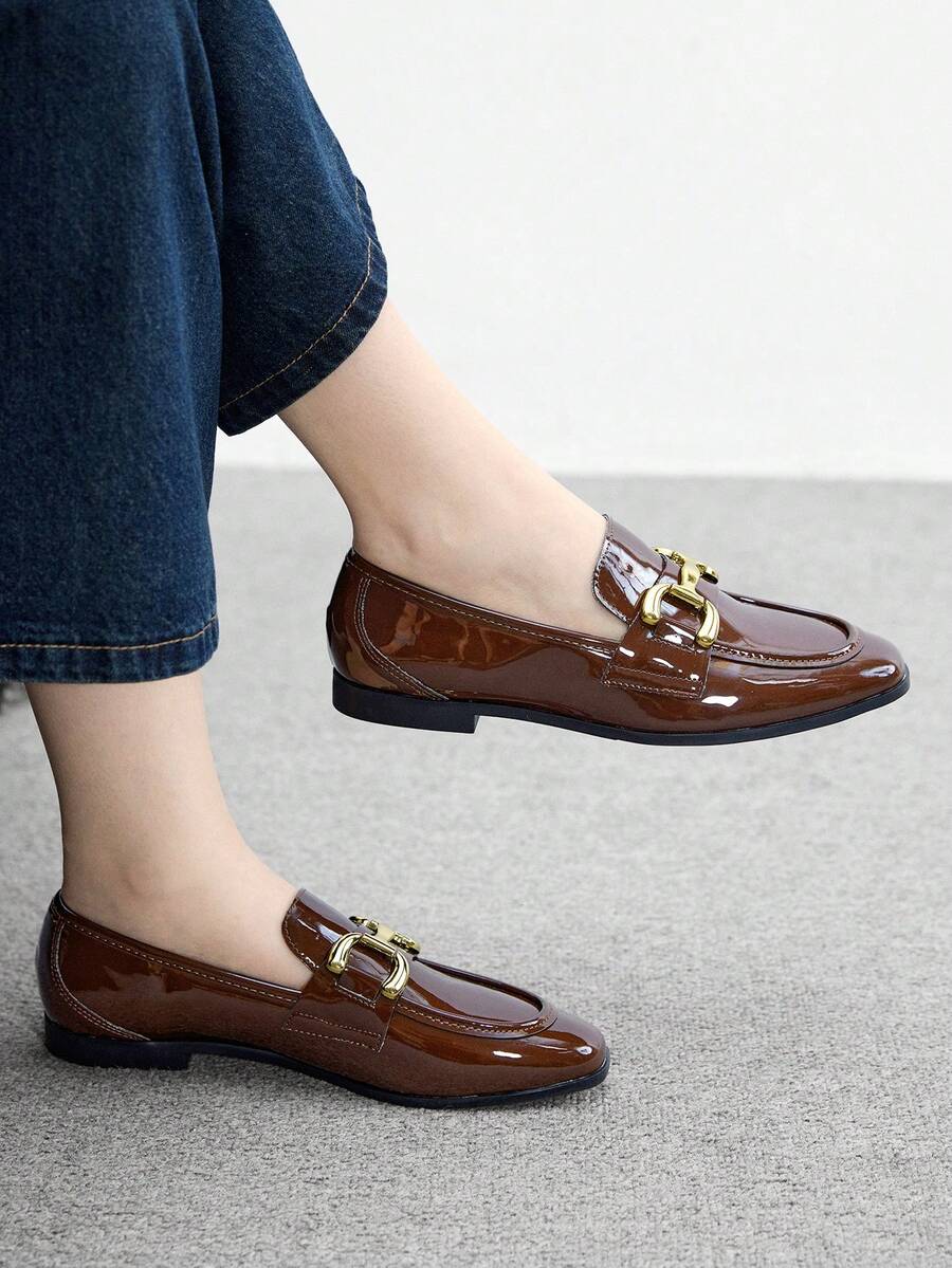 CUCCOO BIZCHIC Sepatu Loafer Wanita Ujung Persegi Warna Kopi Modis dengan Gesper Retro Nyaman Sederhana untuk Perjalanan - Coffee Brown - View 1