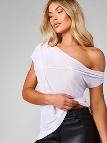 MISSGUIDED Off Shoulder Pleated Blouse With Asymmetric Neckline For Spring Summer Occasions - White - View 5