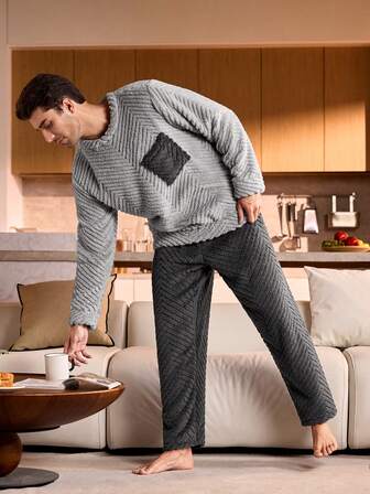 Manfinity Underwear&Sleepwear Basics Plusstorlek herrpyjamasset i fleece med rund halsringning och långärmad design, vinter