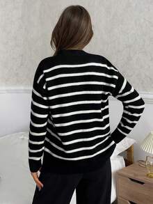 EURMUSE Damen Strickjacke mit Streifenmuster, Haargarn, Knopfleiste, Drop-Shoulder - Weiss - Übersicht 4