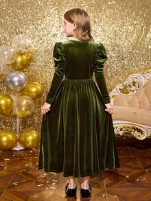 SHEIN Vestido verde con cuello en V, mangas con volantes y cintura ceñida para niñas preadolescentes, vestido de princesa, conjunto elegante para niñas, vestido formal, vestido de dama de honor, vestido de invitada a boda de otoño, vestido de vendaje, conjunto de Año Nuevo para niñas, vestido de gala de baile de máscaras - Verde Oliva - Ver 2