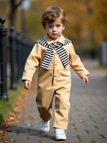 男童卡其色连体衣，黑白条纹领口，多口袋设计，实用又可爱，适合日常穿着、旅行、上学、探访等场合。 - 卡其色 - 查看 8