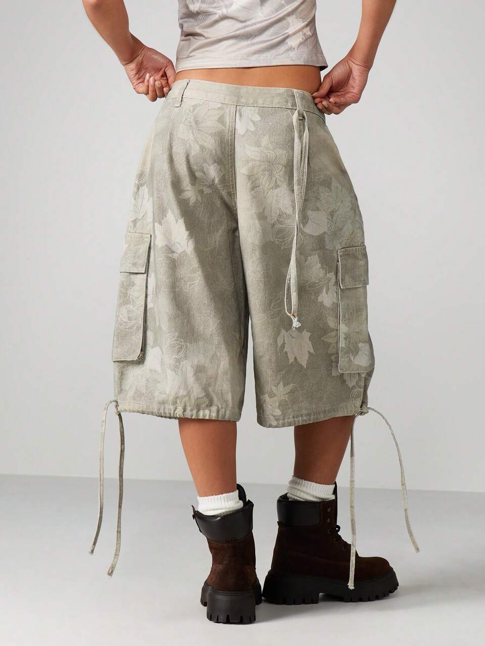 MISSGUIDED Olive Floral Cargo Shorts For Women - High Rise Wide Leg Knee Length Bermuda Summer Festival Casual Bottoms With Multiple Pockets