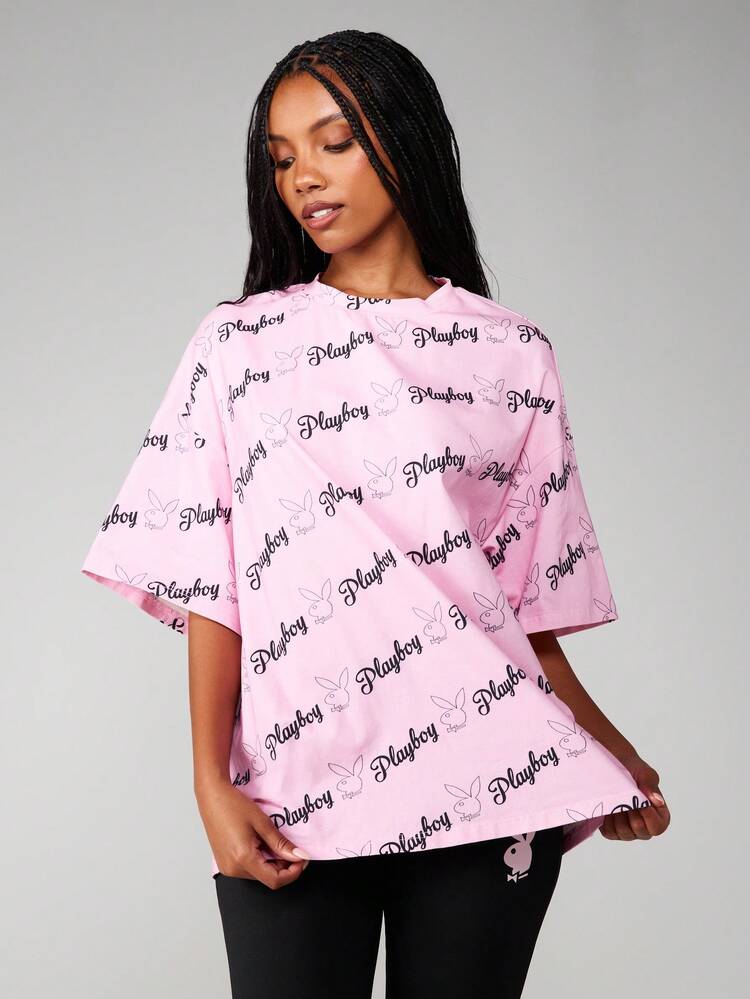 Missguided x Playboy Oversized Grafik T-Shirt mit Hasen Allover Muster für lässigen Streetwear-Stil