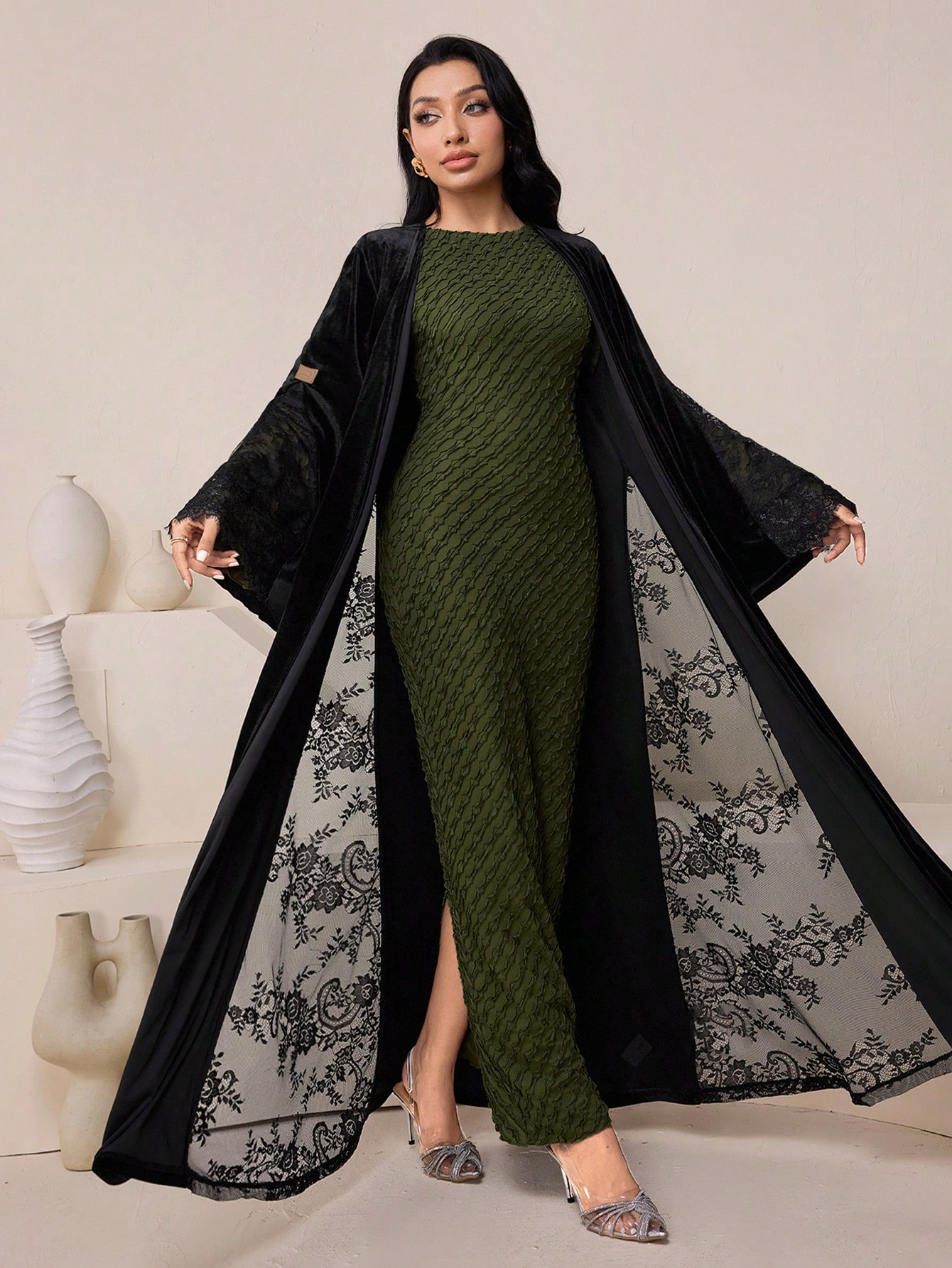 Veilorie عباءة نسائية بلون أحادي وطباعة قطعة مفرغة...