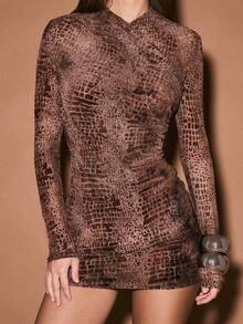 KIZN 长袖鳄鱼纹迷你连衣裙，带褶饰细节，适合夜间外出派对 - 棕色 - 查看 5