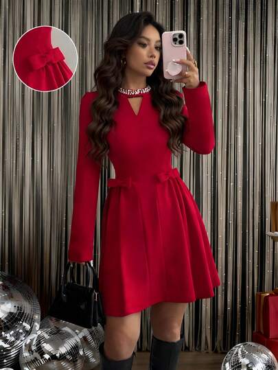 Elenzga 女士秋冬针织弹力修身圆领镂空铆钉珍珠肩长袖褶饰A字蝴蝶结派对时尚节日圣诞节优雅迷你连衣裙