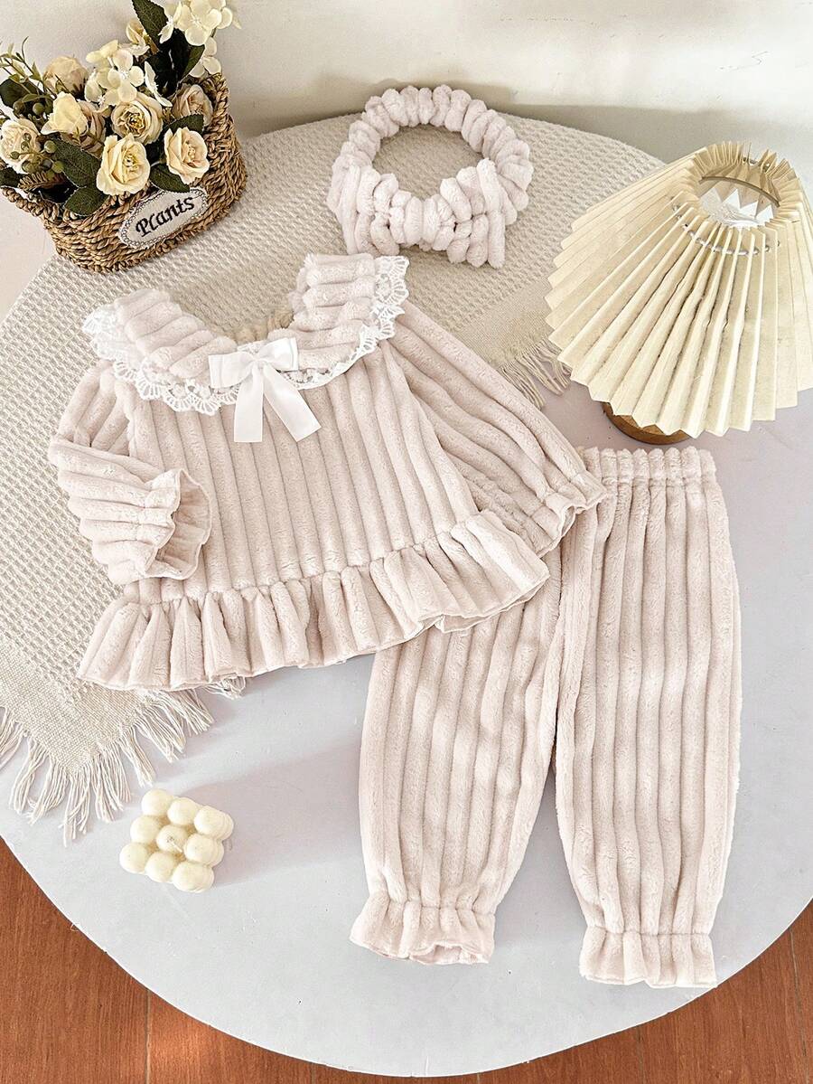 Souflis Souflis Conjunto de 3 peças para bebê menina, elegante, fofo, grosso, macio, de pelúcia, listrado, flanela, com acabamento em renda, gola Peter Pan, manga comprida, blusa, calças, faixa de cabeça com laço, conjunto de 3 peças - Bege - Ver 1
