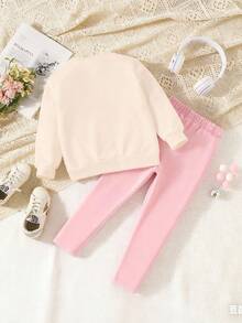 SHEIN 2 pezzi/set Outfit casual e alla moda per bambine e ragazze, con stampa grafica di tazza e ballerina, felpa girocollo beige e leggings neri, completo caldo e confortevole personalizzato per giovani ragazze in autunno/inverno - Multicolore - Visualizzare 2