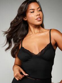 MISSGUIDED Bộ đồ ngủ hai dây và quần short viền ren cho ban đêm thoải mái và thư giãn - màu đen - Xem 4