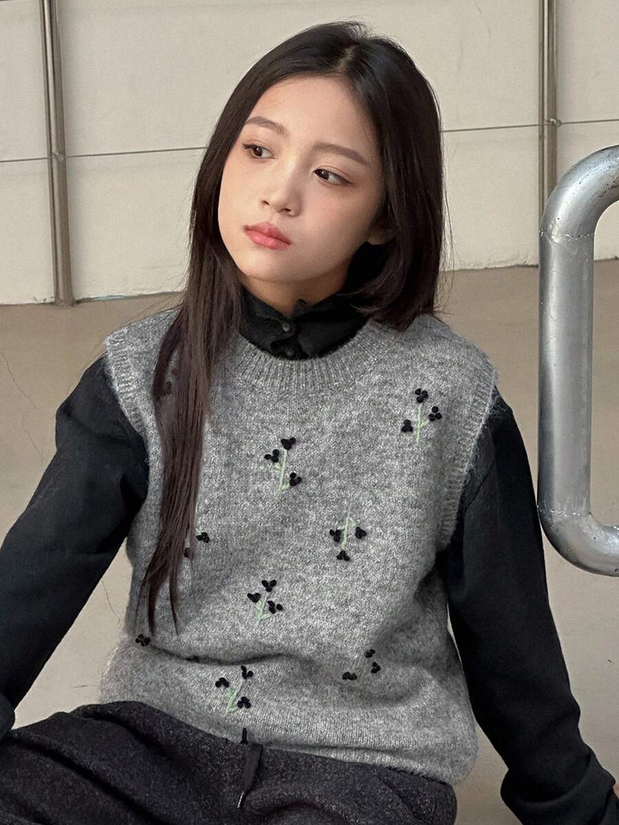 DAZY Sweter-kamizelka z kwiatowym wzorem dla nastolatek